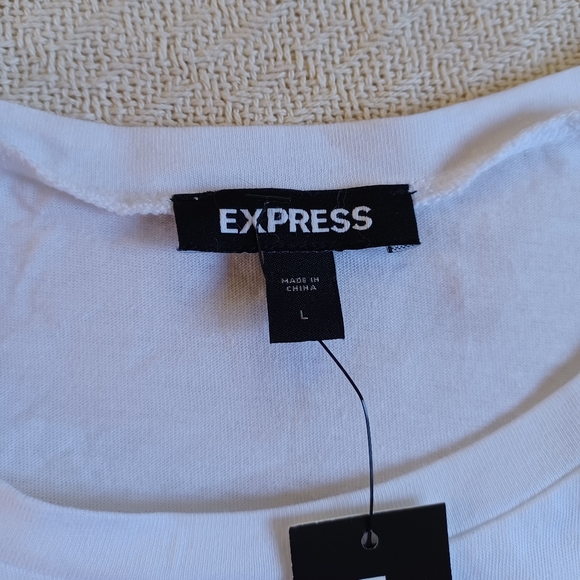 Express ♡ padded shoulder tee shirt - Picture 4 of 7